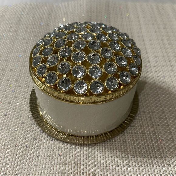 Ceramic Ivory Round Small Jeweled Rhinestone Gold Tone Keepsake Jewelry Box - Picture 1 of 5